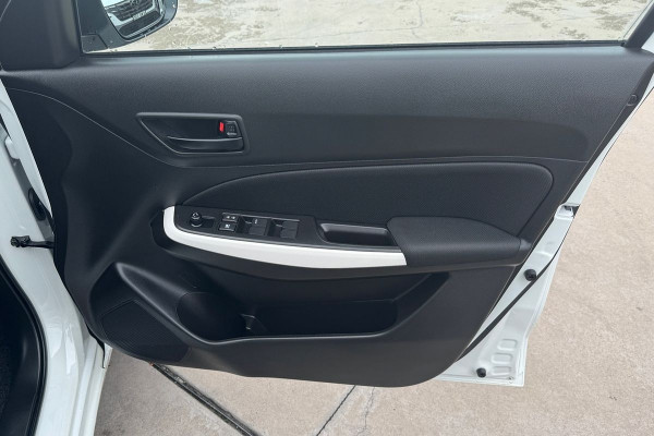 2023 Suzuki Swift AZ Series II GL Hatch Image 5