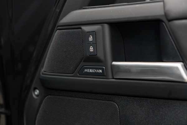 2026 Land Rover Defender L663 110 D350 X-Dynamic SE SUV image 19