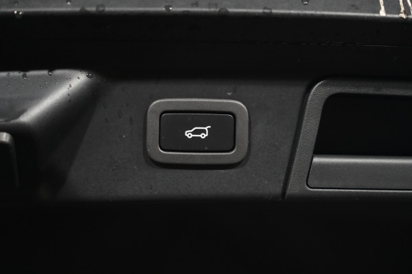 2017 Land Rover Range Rover Velar L560 D300 R-Dynamic SE SUV image 30