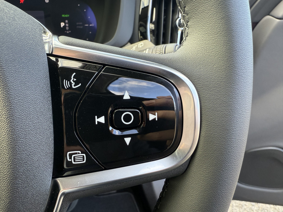 2025 MY26 Volvo XC60 UZ Plus T8 Plug-in Hybrid Dark SUV Image 18