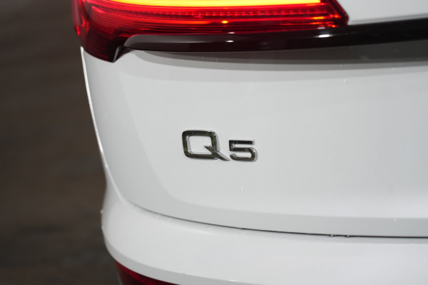 2025 Audi Q5 FY 55 TFSI e S Line SUV Image 9