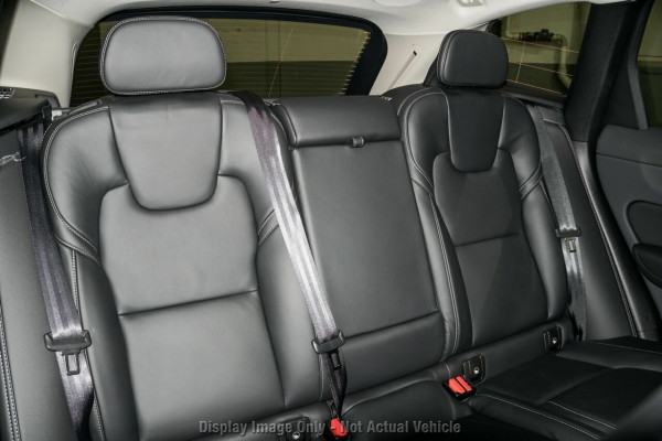 2026 Volvo XC60 UZ Ultra T8 Plug-in Hybrid Dark SUV Image 9