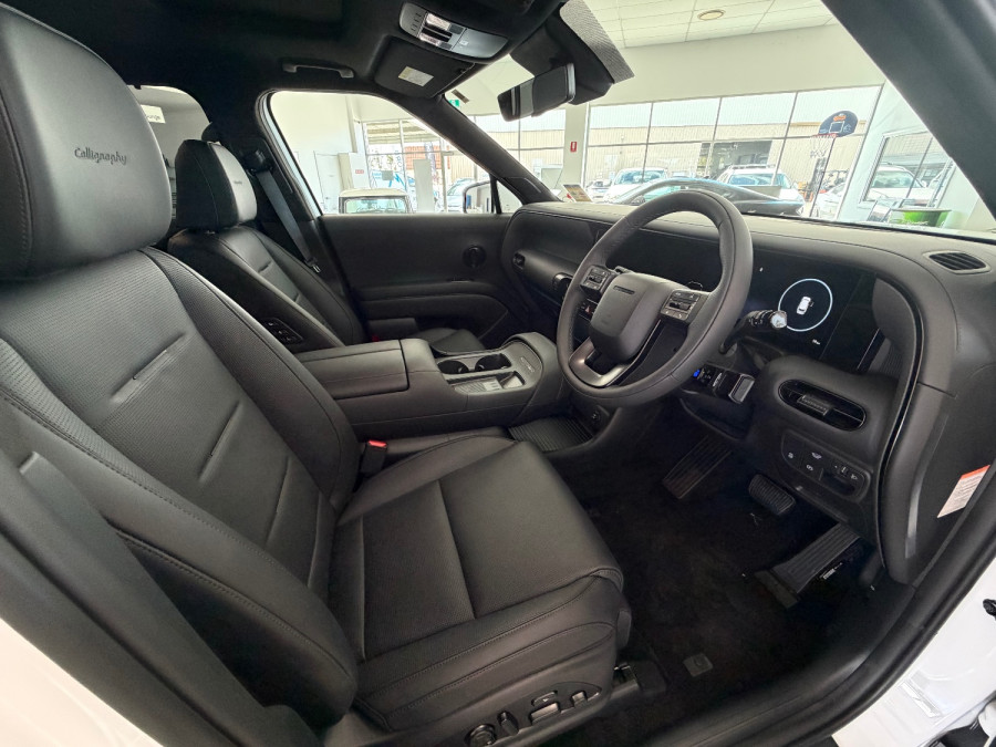 2026 Hyundai Palisade Calligraphy Black Ink SUV Image 12