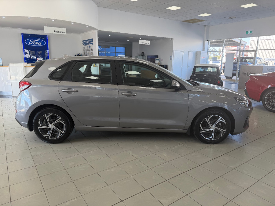 2023 Hyundai i30 PD.V4  Hatch Image 10