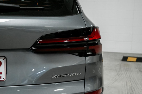 2025 BMW X5 G05 LCI xDrive50e M Sport SUV image 24