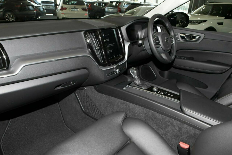 2019 MY20 Volvo XC60 UZ MY20 T5 AWD Momentum Suv Image 7