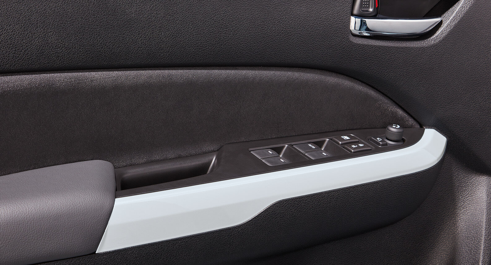 Vitara Door Trim Garnish - White
