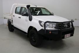 2017 Toyota HiLux GUN126R SR Cab chassis
