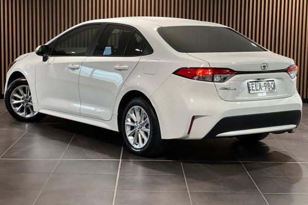 2020 Toyota Corolla ZRE SX Sedan Image 2