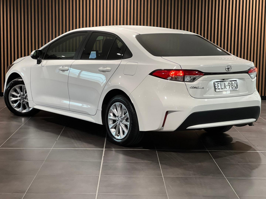 2020 Toyota Corolla ZRE SX Sedan Image 2
