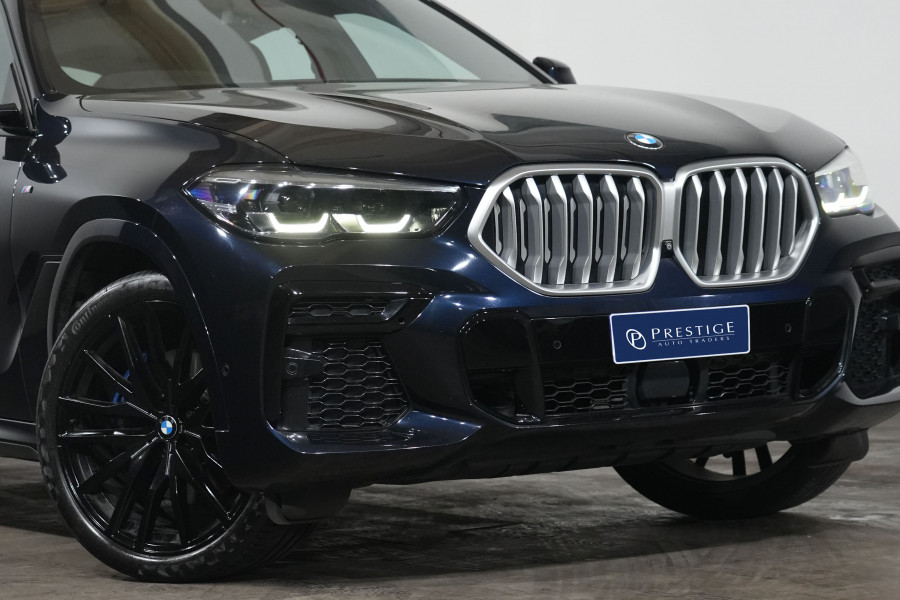 2022 BMW X6 xDrive30d M Sport Coupe Image 2