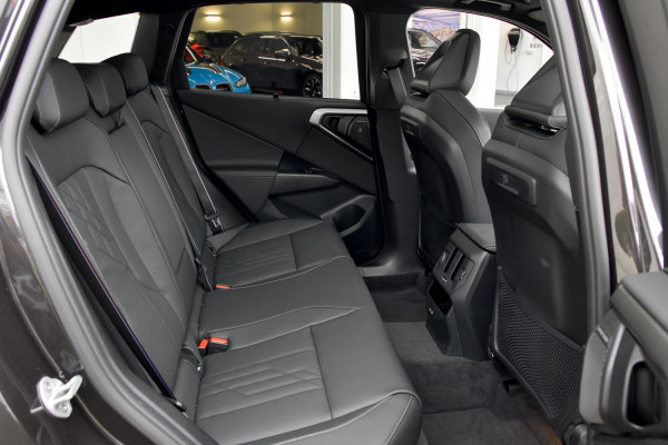 2025 BMW X3 G45 30e xDrive SUV image 5