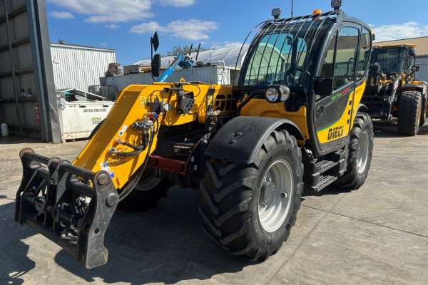 2021 Dieci 40.7 Agri Plus Evo 2 Telescopic Handler Image 1