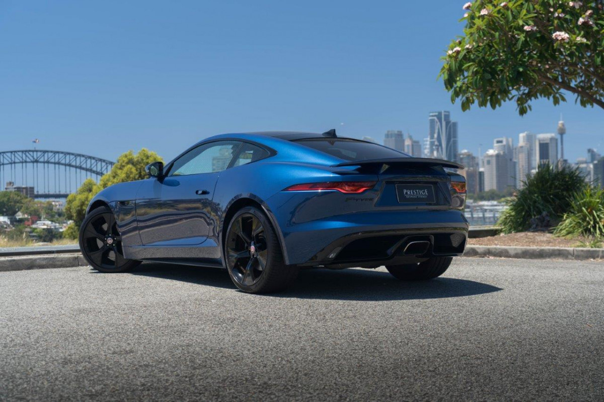 2020 Jaguar F-type R-Dynamic Coupe Image 2