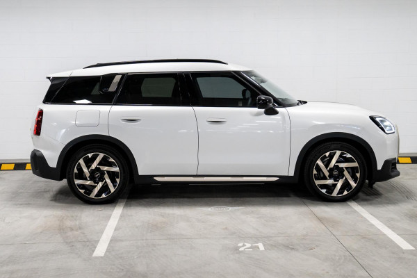 2024 [THIS VEHICLE IS SOLD] image 3