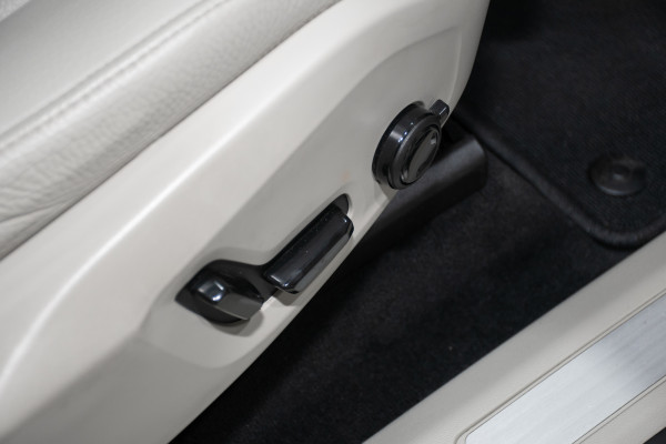2020 Volvo XC60 UZ D4 Inscription SUV Image 14