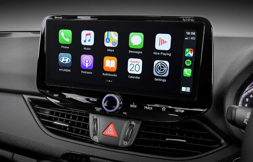 Multimedia touchscreen with Apple CarPlayTM[P1] & AndroidTM Auto[P2] . Image