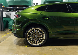 2025 Lamborghini Urus 636 SE SUV