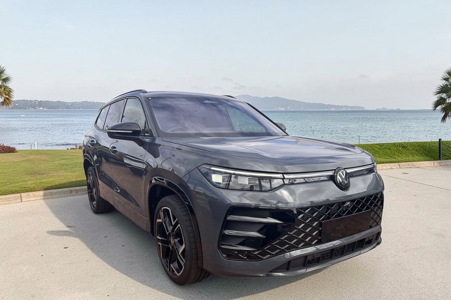 2025 MY26 Volkswagen Tayron R4 195TSI R-Line SUV Image 1