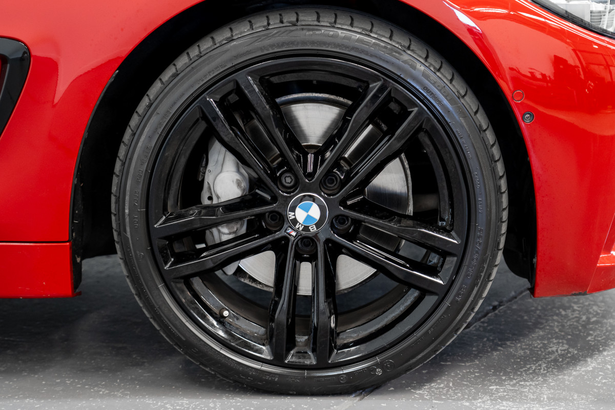2017 BMW 4 40i Convertible Image 5