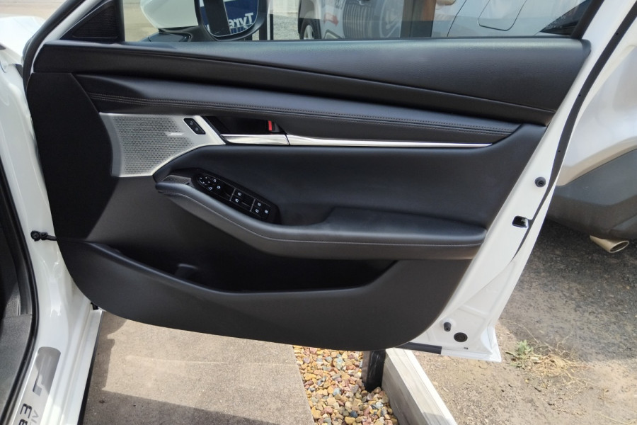 2023 Mazda 3 BP Series G25 Astina Hatch Image 12