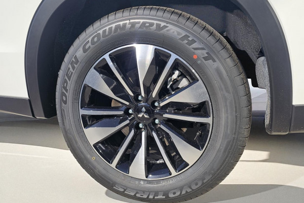 2025 Mitsubishi Outlander ZM LS SUV Image 6