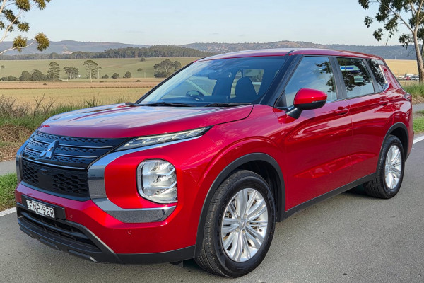 2022 MY22.5 Mitsubishi Outlander ZM ES SUV Image 3
