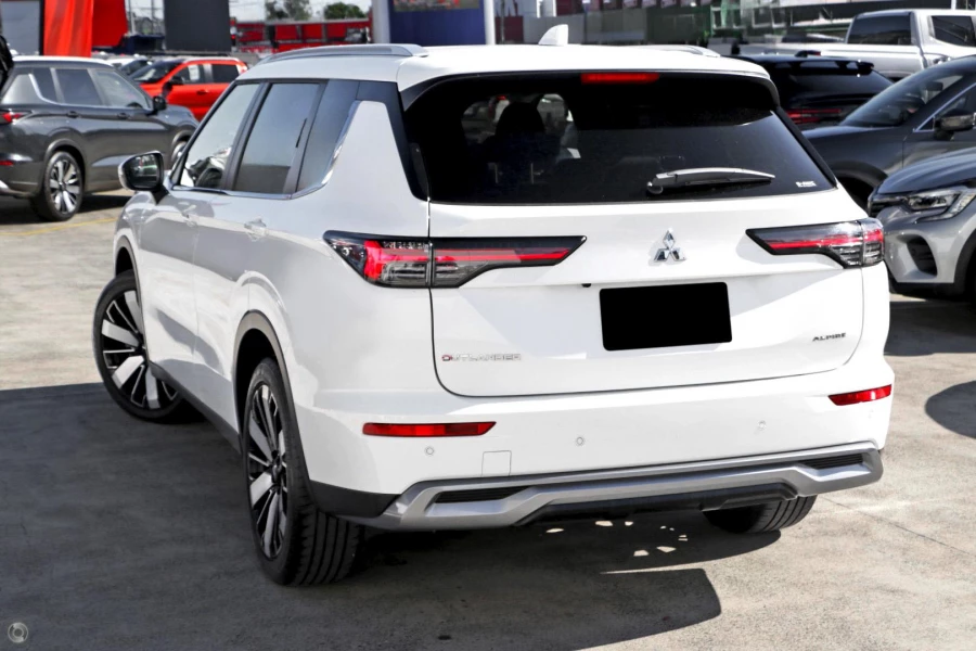 2025 Mitsubishi Outlander ZM Aspire SUV Image 4