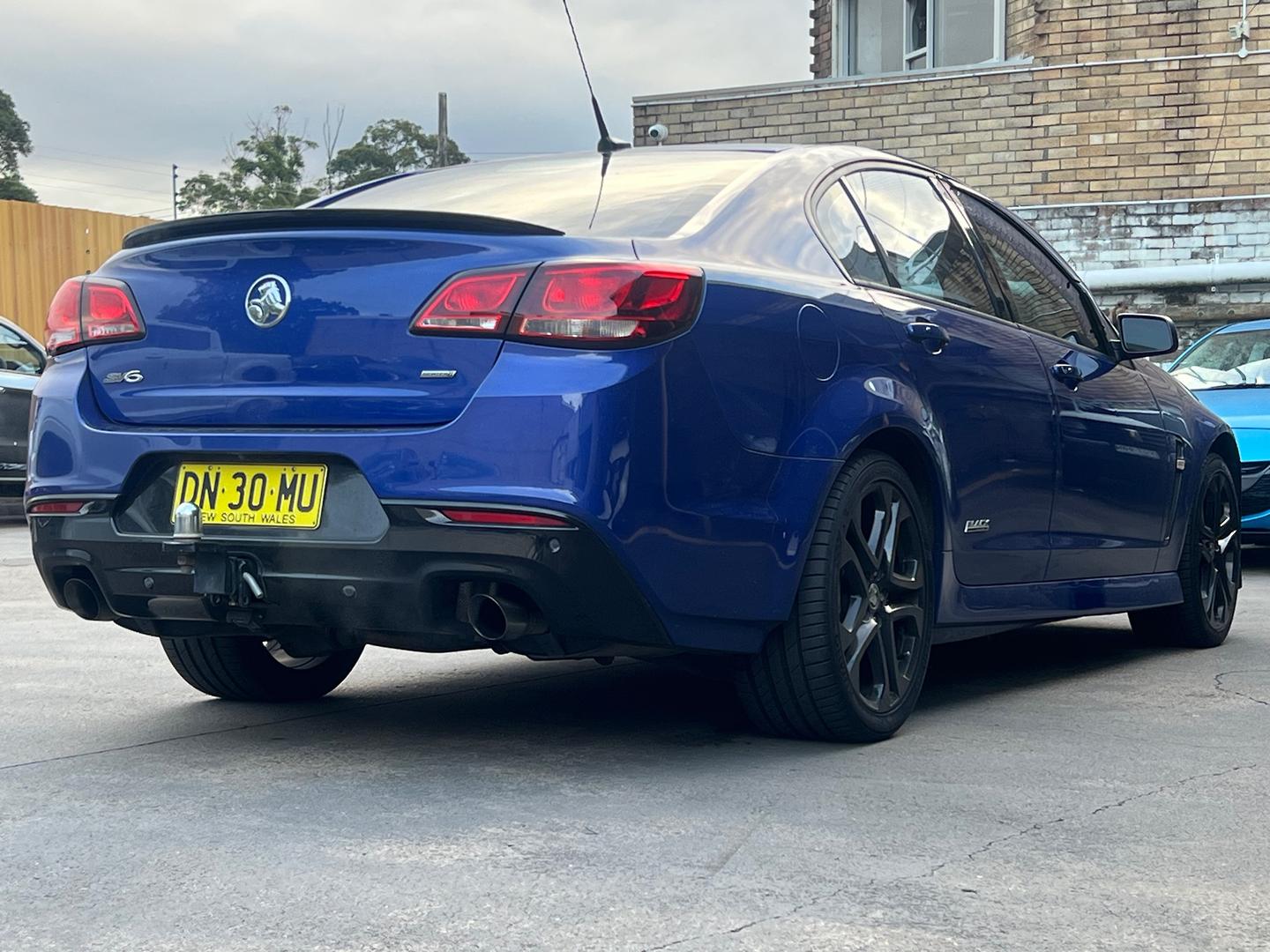 2016 Holden Commodore VF Series II SV6 Black Sedan Image 4