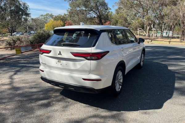 2021 MY22 Mitsubishi Outlander ZM ES Wagon