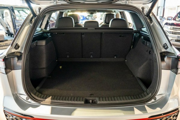 2026 Volkswagen Tayron R4 200TSI eHybrid R-Line SUV Image 8