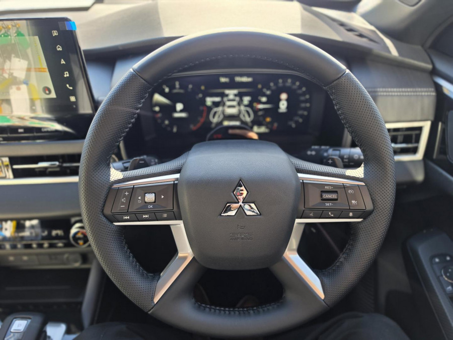 2026 Mitsubishi Outlander ZM Black Edition SUV Image 31