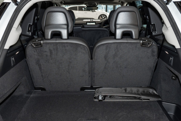 2025 MY26 Volvo XC90 L Series Ultra B5 Dark SUV Image 24