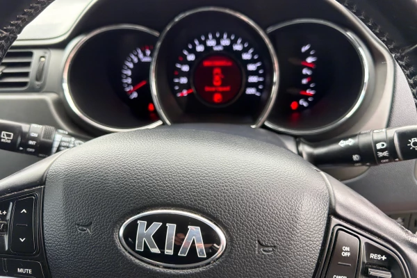 2014 Kia Rio IHS6D2A1FGG829 Si Hatch Image 5