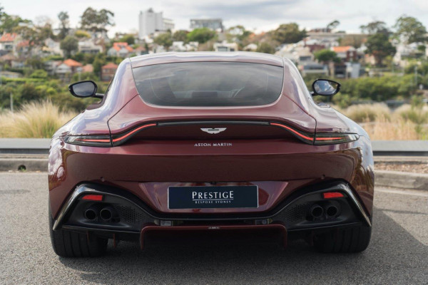 2022 Aston Martin Vantage  Coupe Image 6