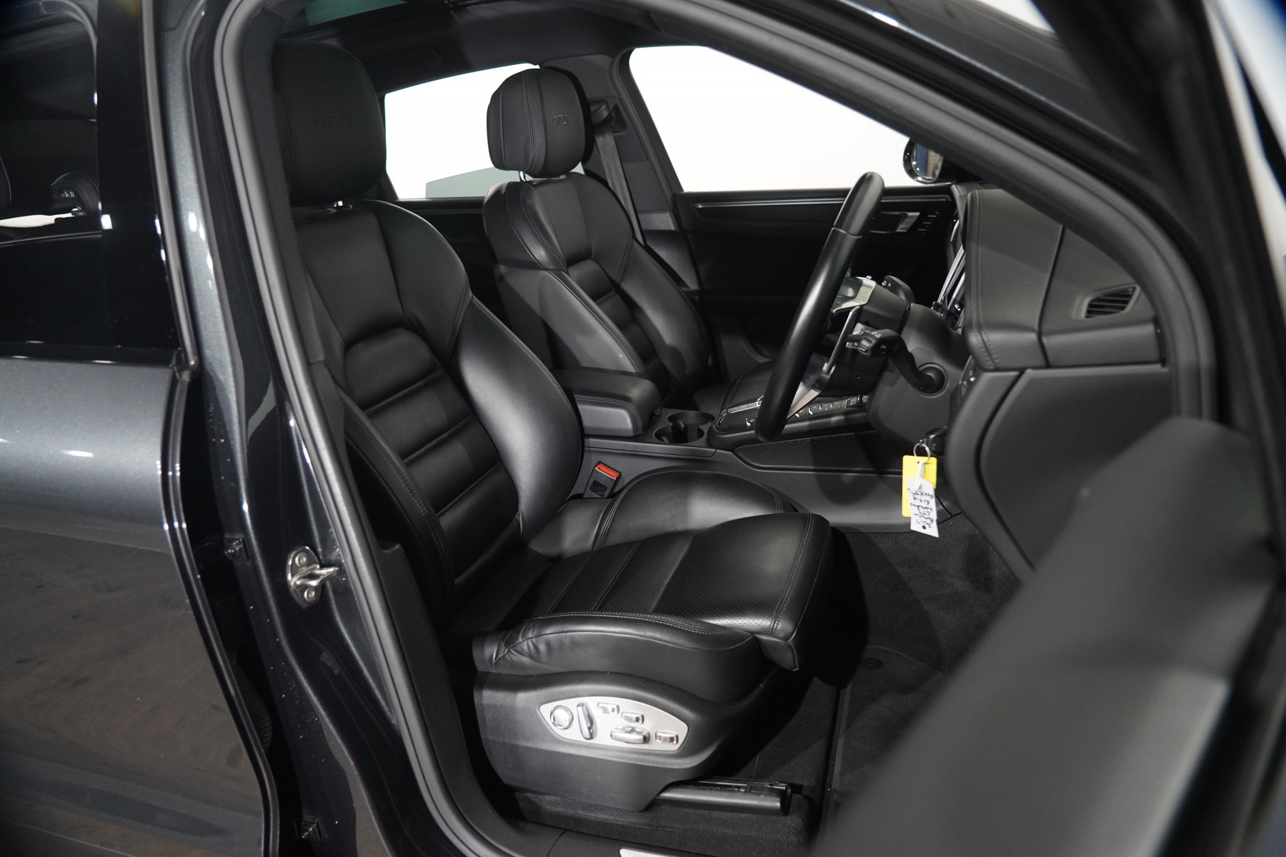 2017 Porsche Macan Gts SUV Image 28