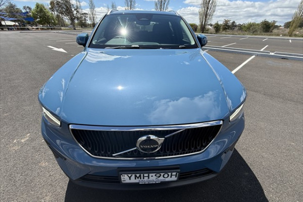 2023 Volvo XC40 XZ Plus B4 SUV Image 9