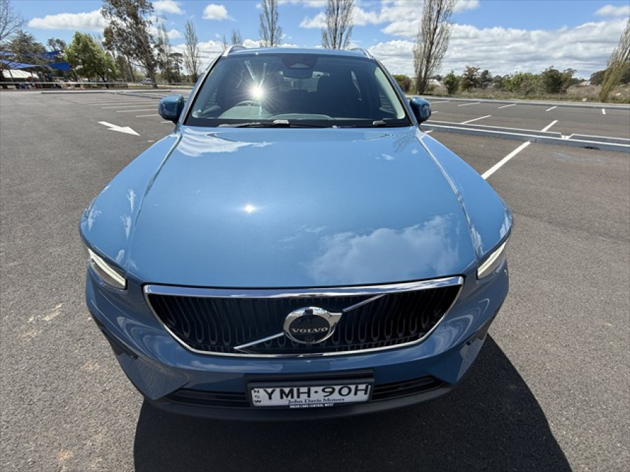 2023 Volvo XC40 XZ Plus B4 SUV Image 9