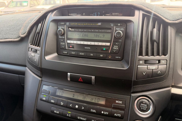 2009 Toyota LandCruiser VDJ200R GXL SUV Image 20