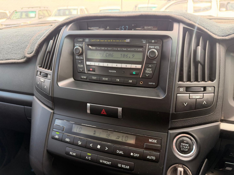 2009 Toyota LandCruiser VDJ200R GXL SUV Image 20