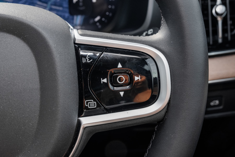 2026 Volvo XC90 L Series Plus B5 Bright SUV Image 11