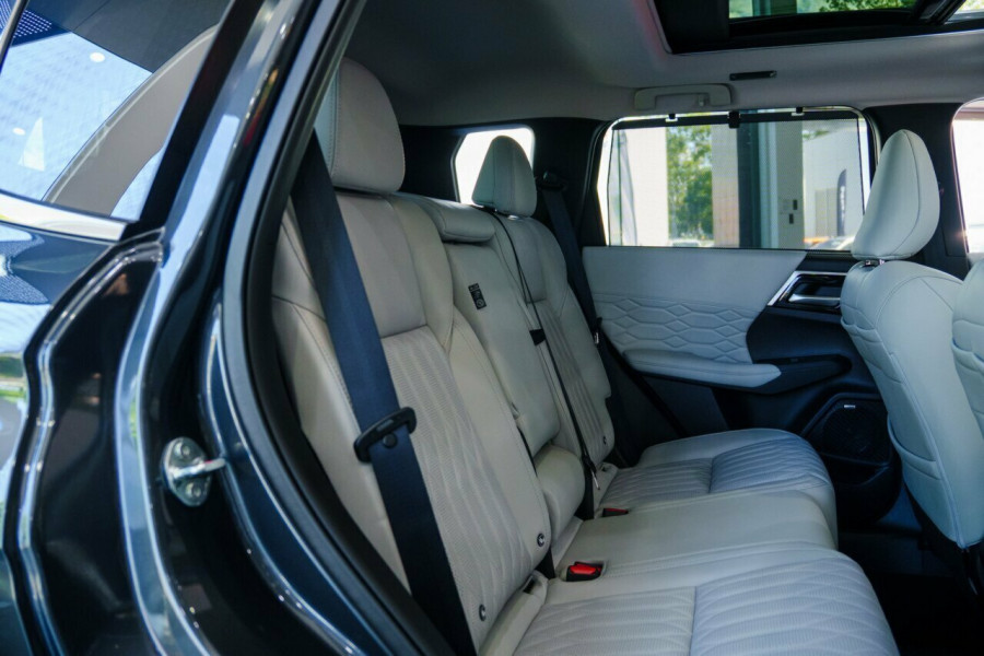 2025 Mitsubishi Outlander ZM Exceed SUV Image 10