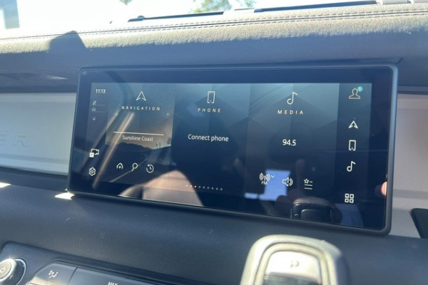 2023 MY23.5 Land Rover Defender L663 90 D250 S SUV Image 19