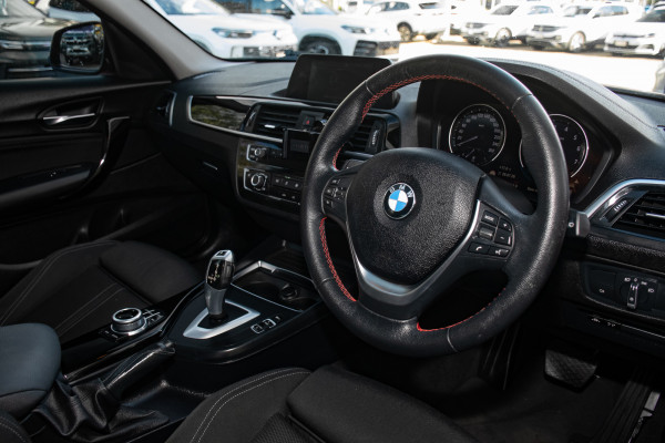 2018 BMW 1 Series 118i Sport Line Hatch image 6
