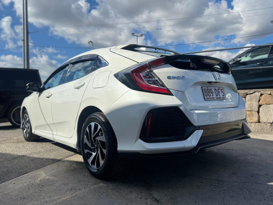 2018 Honda Civic 10th Gen VTi-S Hatch Image 7