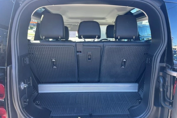 2023 MY23.5 Land Rover Defender L663 90 D250 S SUV Image 25