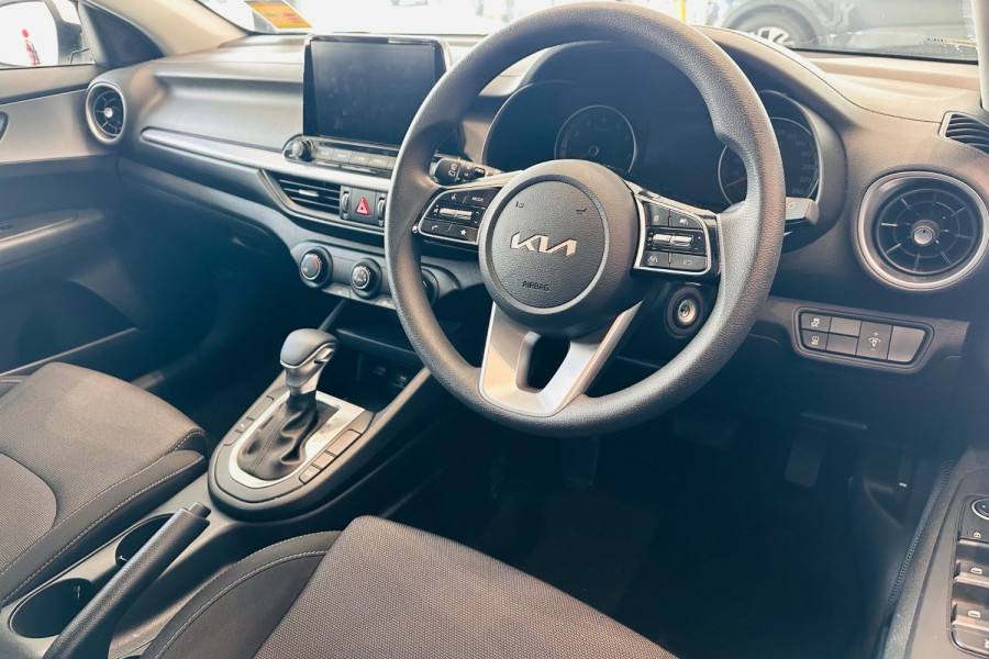 2024 Kia Cerato BD S Hatch Image 7