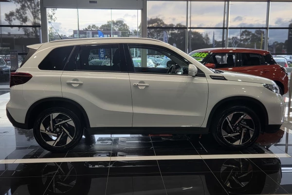 2026 Suzuki Vitara  Turbo Hybrid SUV Image 5