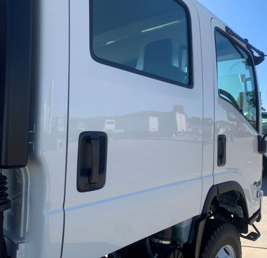 2025 Isuzu  NQS 80-175 DT C34 CREW Cab Chassis Image 5
