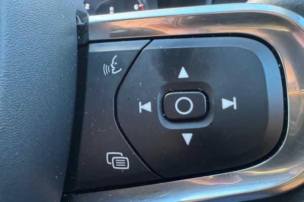 2020 Volvo XC40 XZ T4 Inscription SUV Image 19